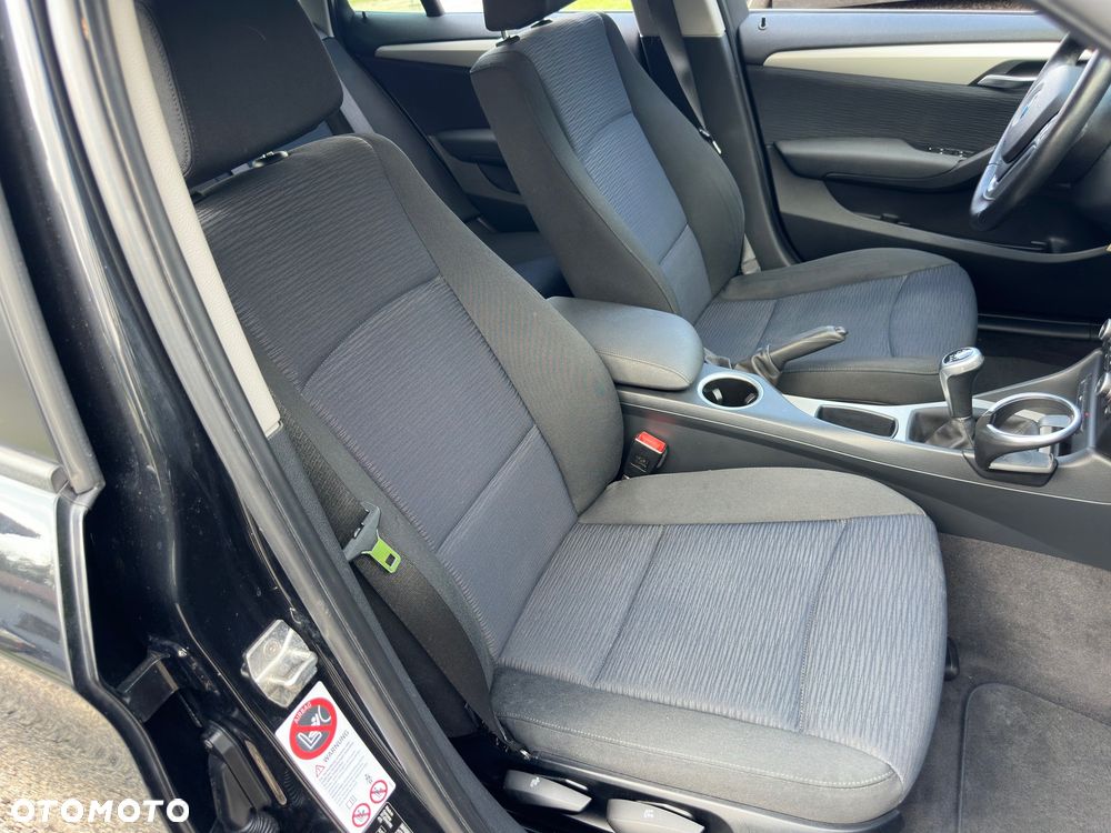 BMW X1 sDrive18d xLine - 23