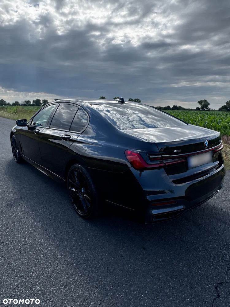 BMW Seria 7 750i xDrive - 5