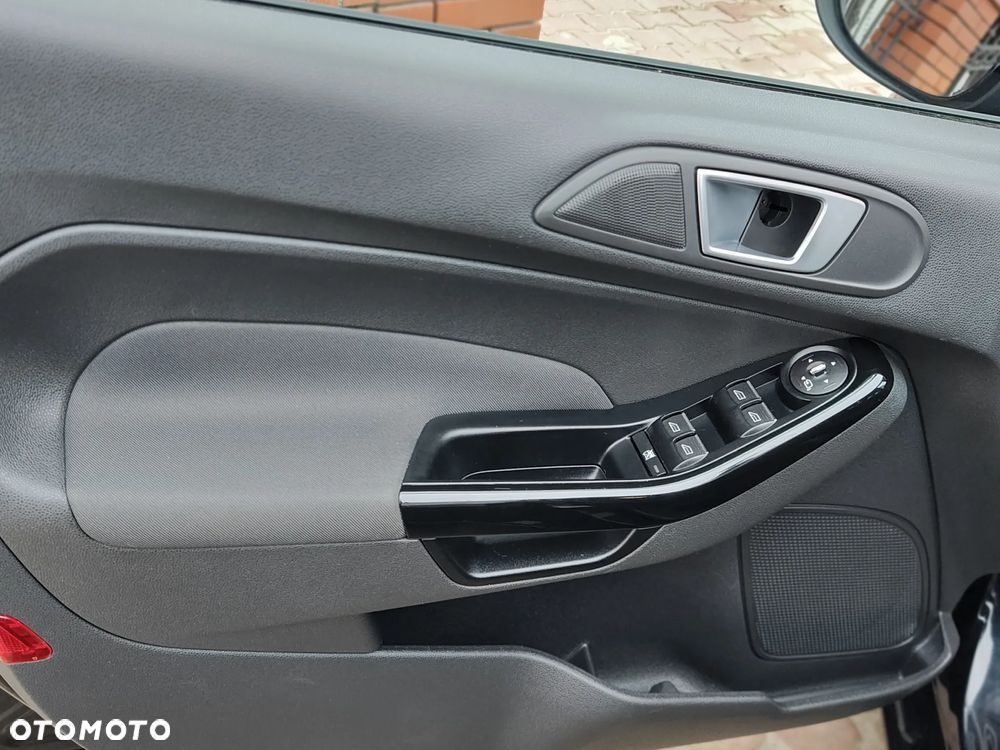 Ford Fiesta 1.0 EcoBoost S&S TITANIUM X - 15