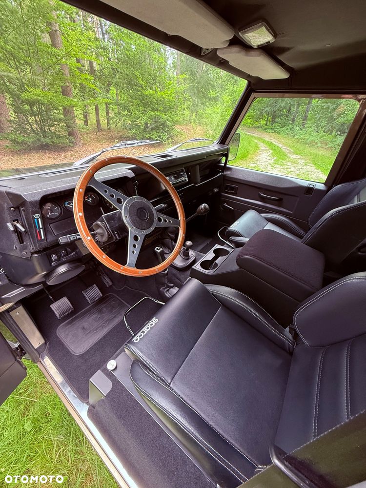 Land Rover Defender - 6