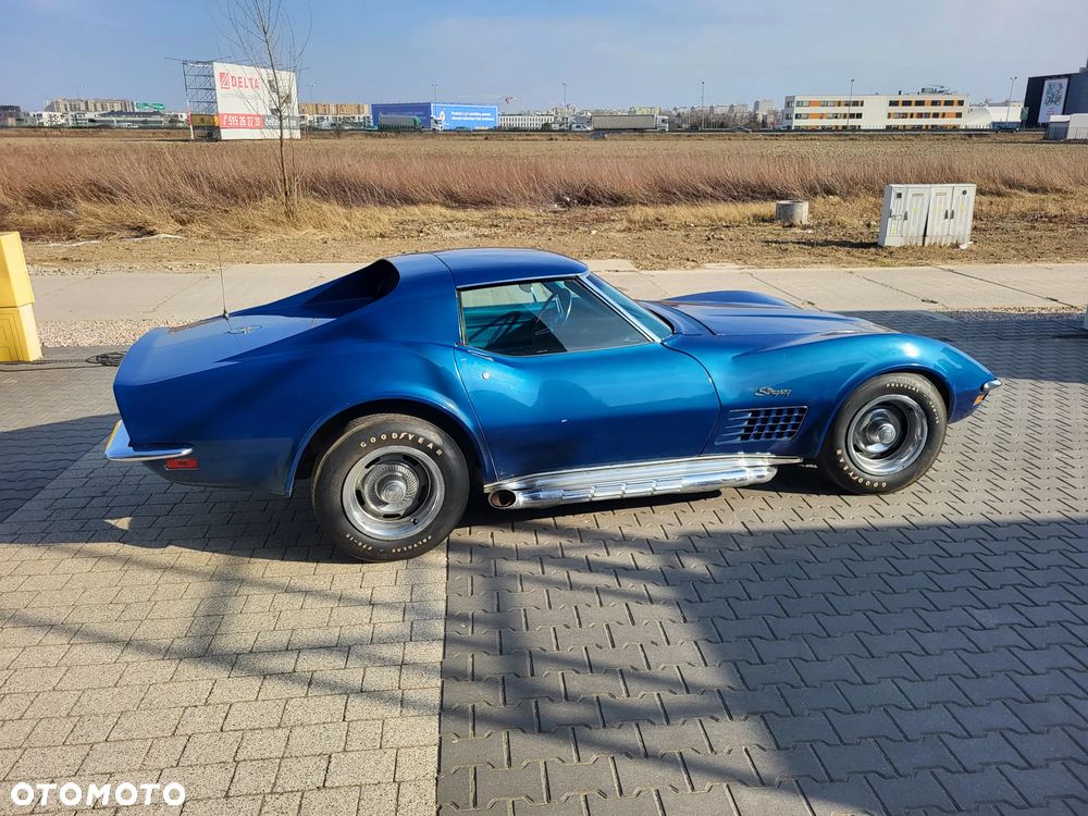 Chevrolet Corvette - 11
