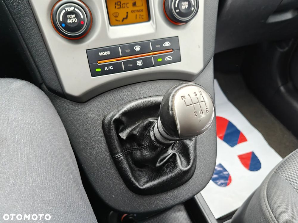 Kia Carens CRDi DPF EX Top - 25