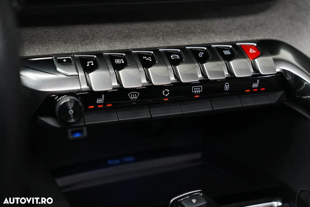 Peugeot 3008 Plug-In Hybrid 225 e-EAT8 GT - 21