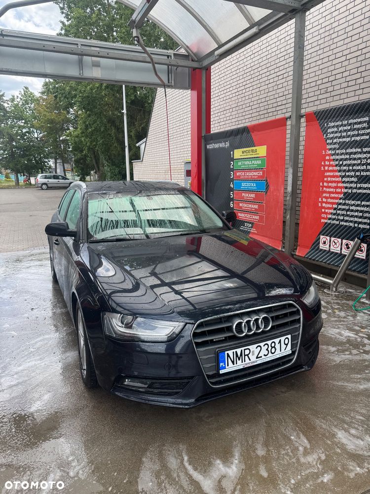 Audi A4 Avant 2.0 TDI DPF quattro S tronic Attraction - 2