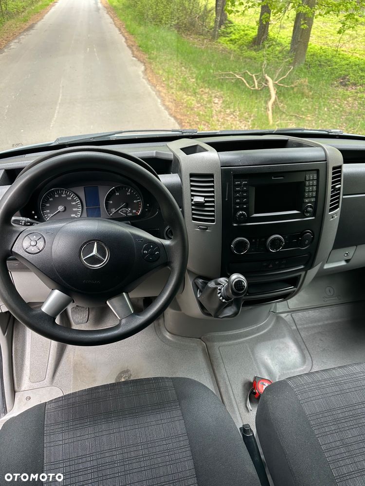 Mercedes-Benz Sprinter - 11