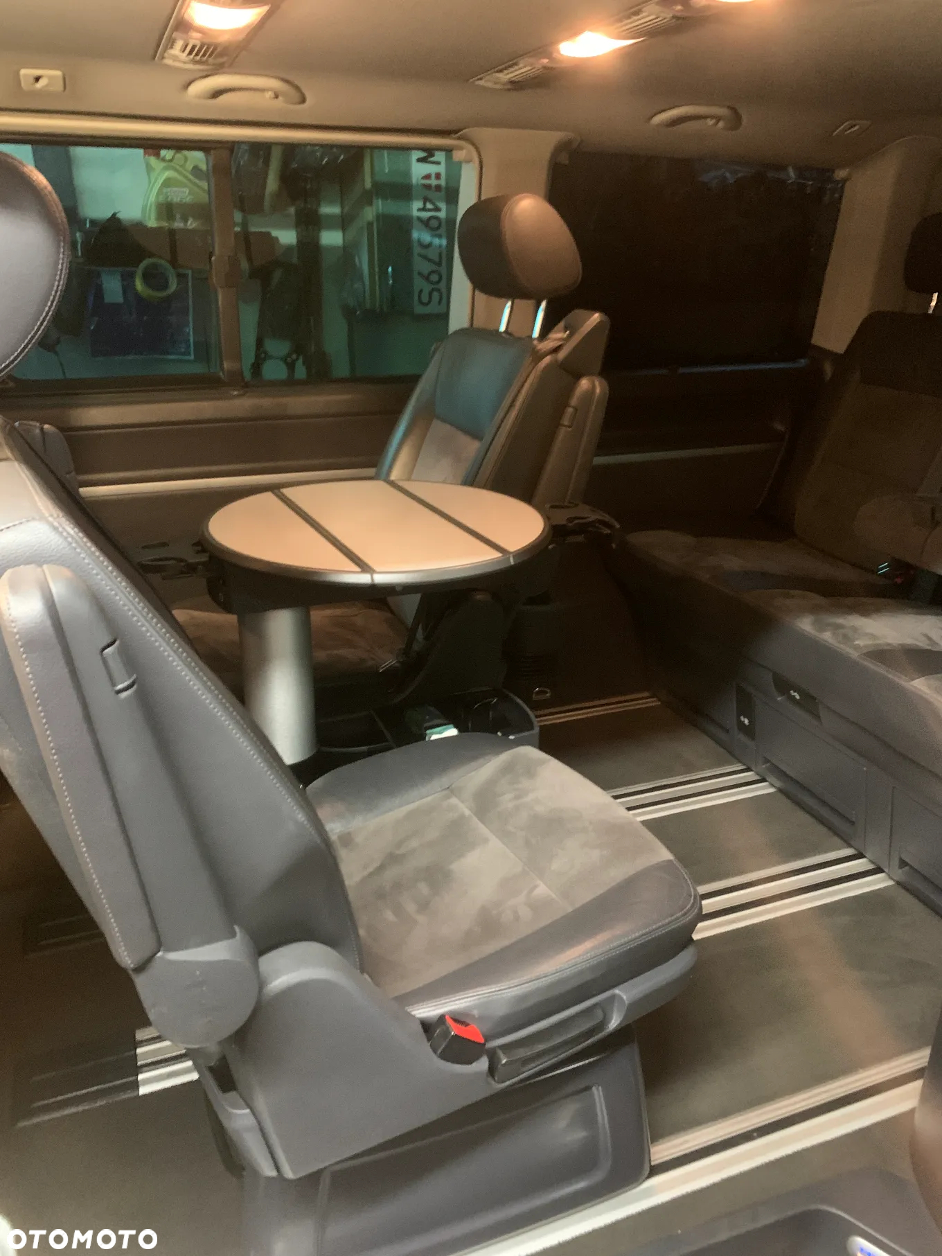 Volkswagen Multivan - 27