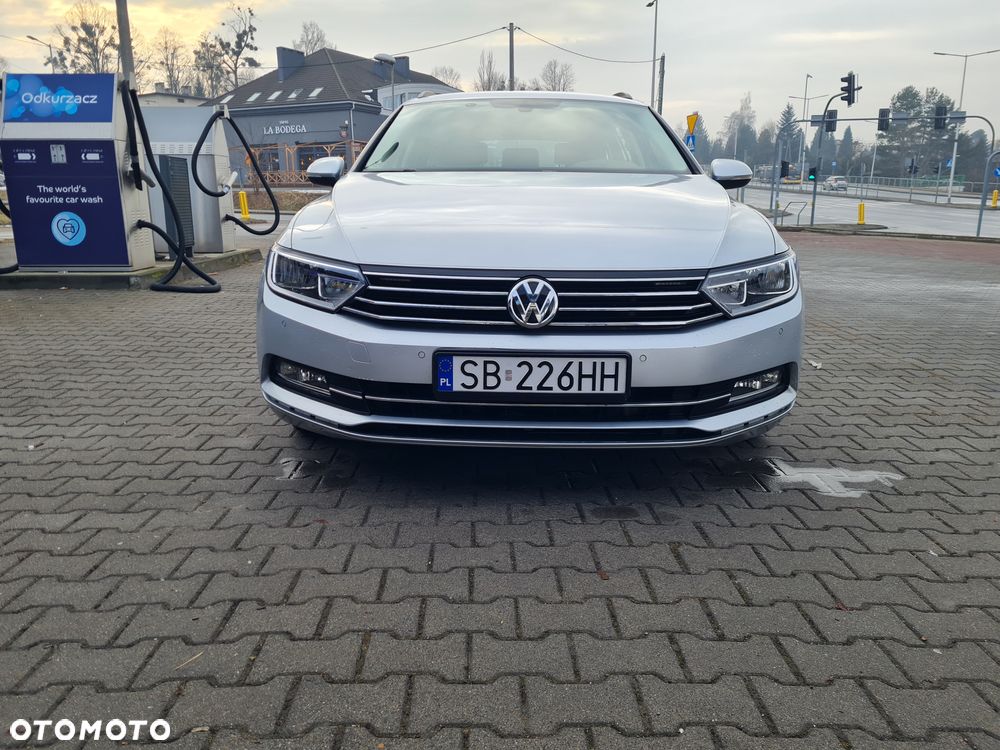 Volkswagen Passat Variant 2.0 TDI DSG (BlueMotion Technology) Trendline - 1