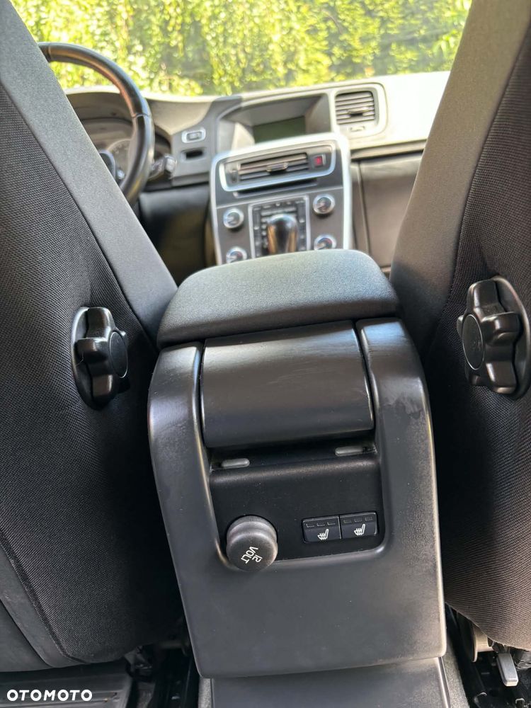 Volvo V60 T3 Momentum - 5