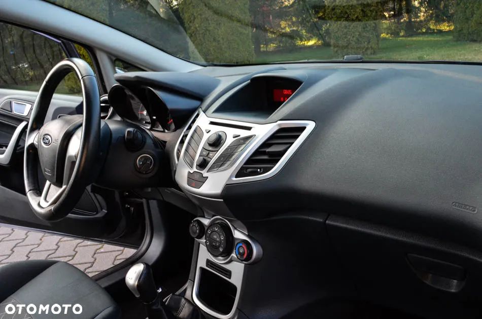 Ford Fiesta 1.25 Ambiente - 30