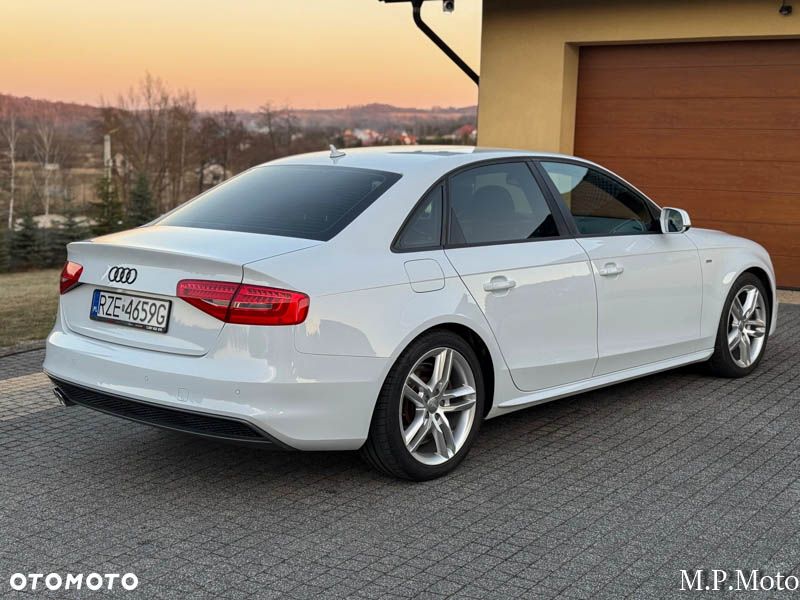 Audi A4 Limousine - 10