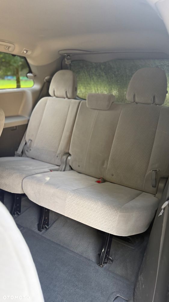 Toyota Sienna 3.5 V6 - 16