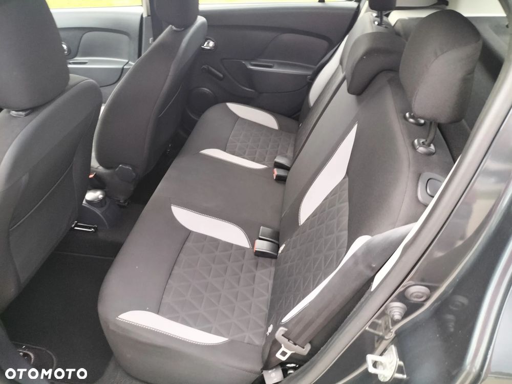 Dacia Sandero - 28
