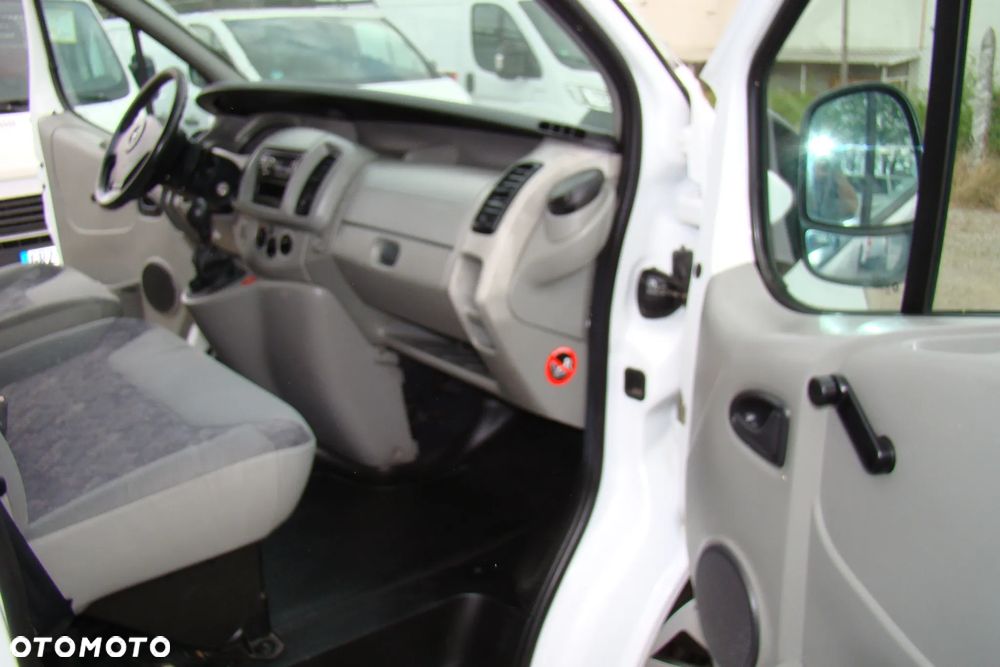 Opel Vivaro - 9