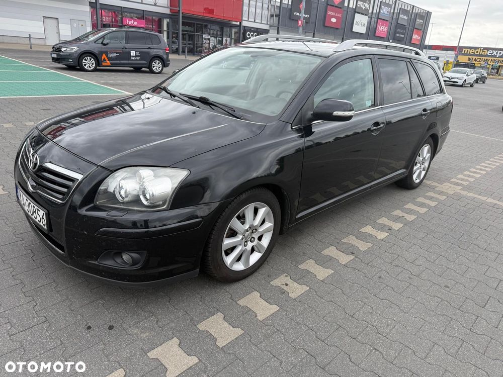 Toyota Avensis - 1