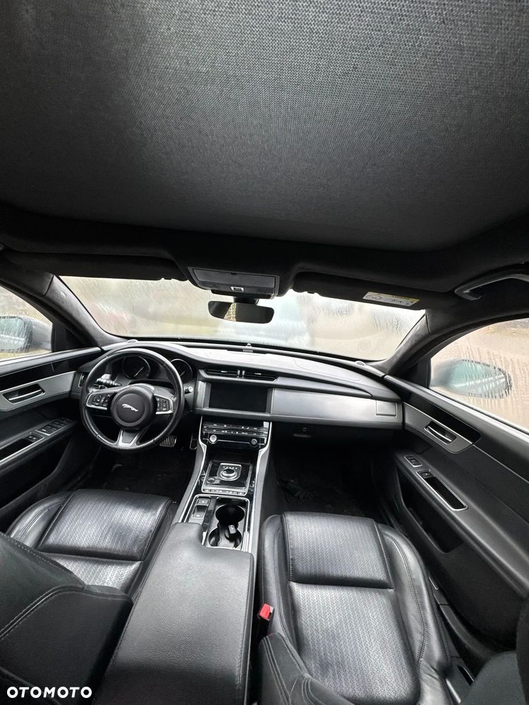 Jaguar XF 25d AWD Prestige - 2