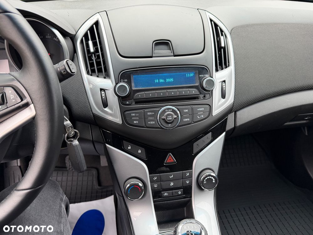 Chevrolet Cruze - 27