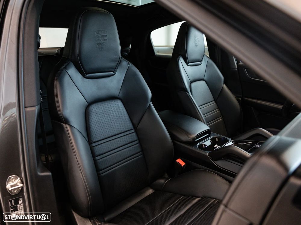 Porsche Cayenne Coupé E-Hybrid - 34