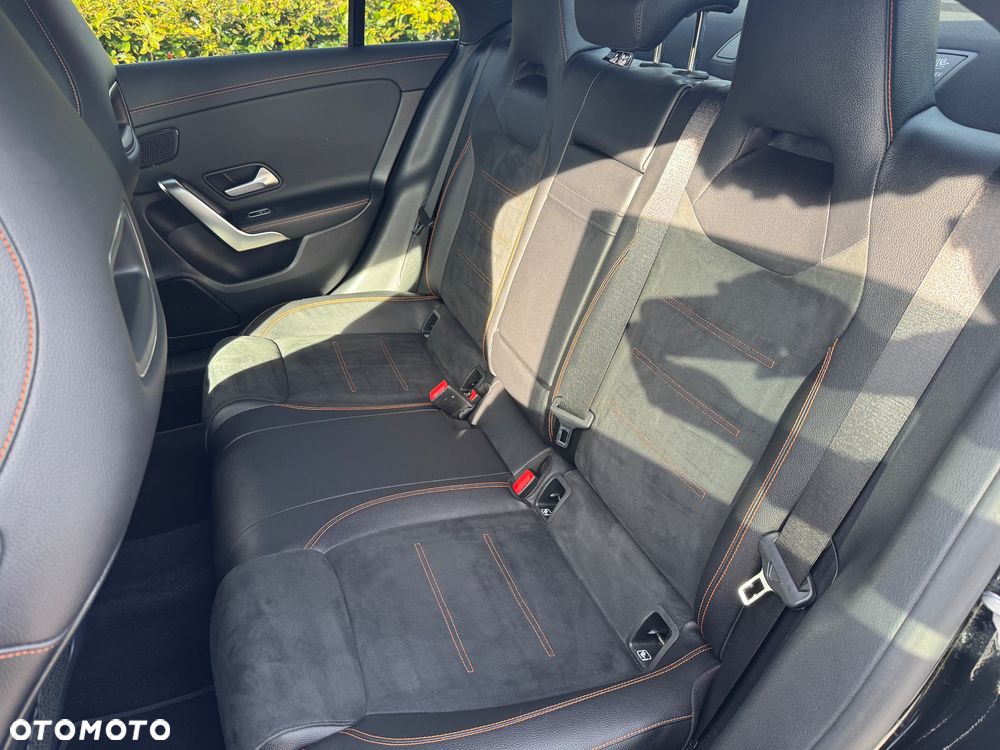 Mercedes-Benz CLA 220 Edition 1 7G-DCT - 13