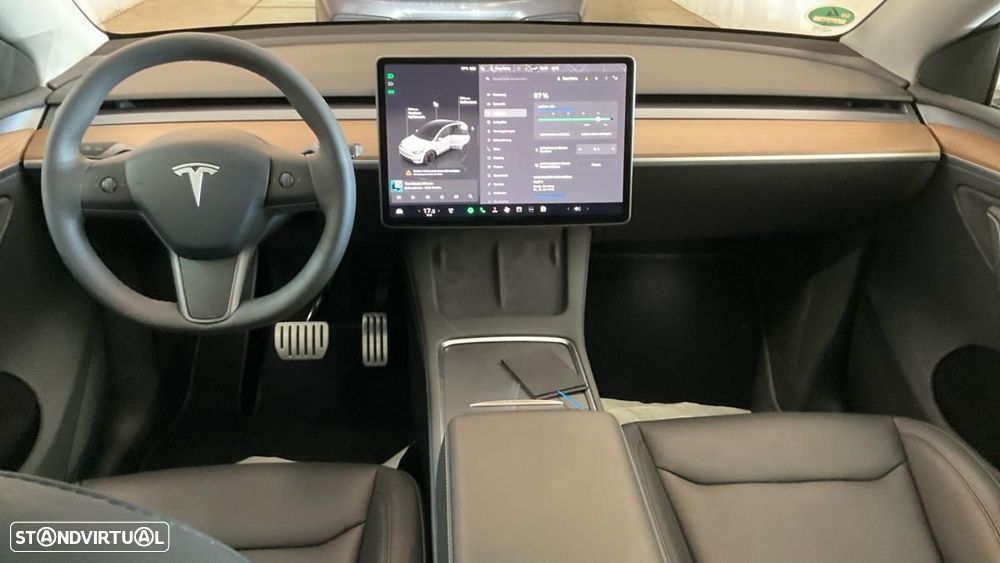 Tesla Model Y Performance Dual Motor AWD - 3