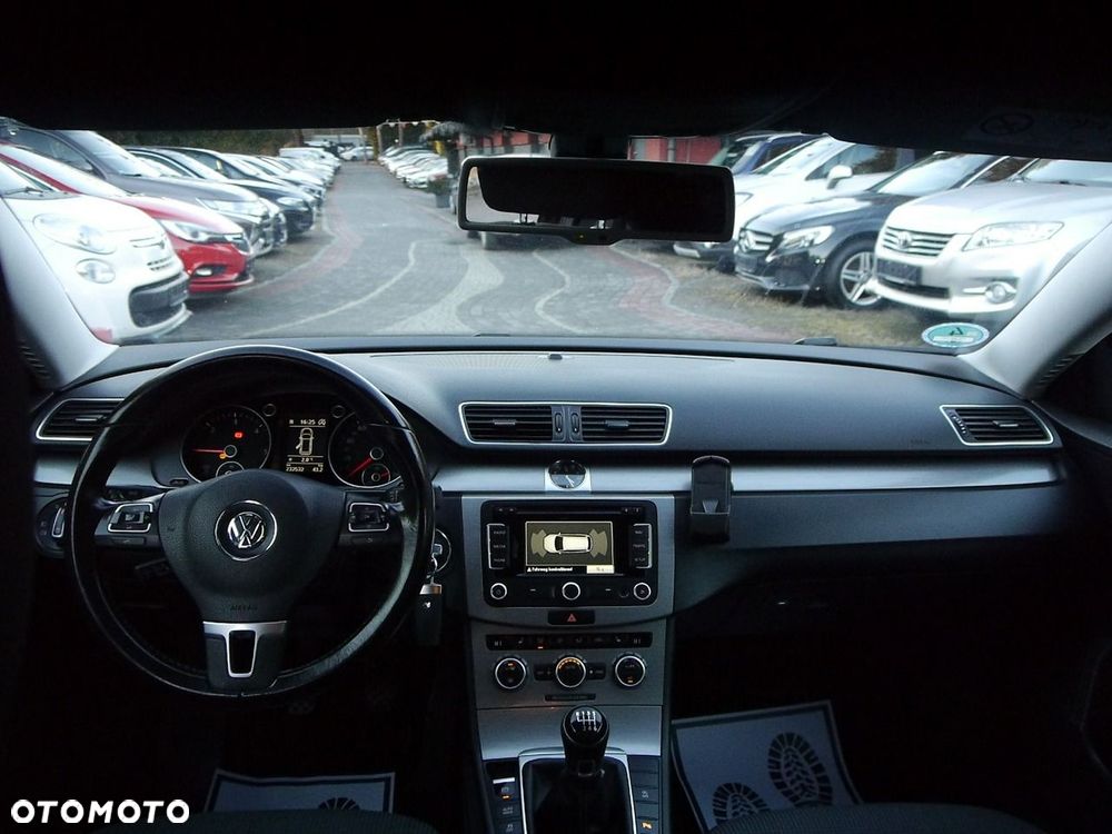 Volkswagen Passat - 18