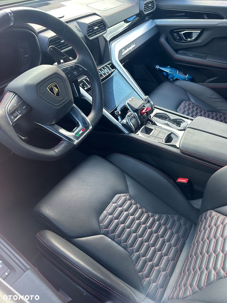 Lamborghini Urus - 4