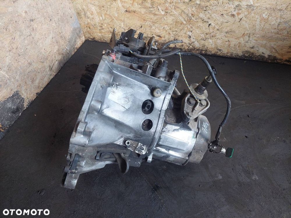 SKRZYNIA BIEGÓW PEUGEOT 307 I 2.0 HDI MANUAL 5 BIEGÓW 20DM39 ID: 237062 - 2