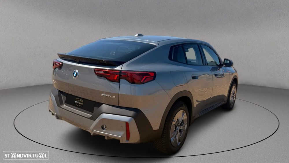 BMW iX2 eDrive20 - 11