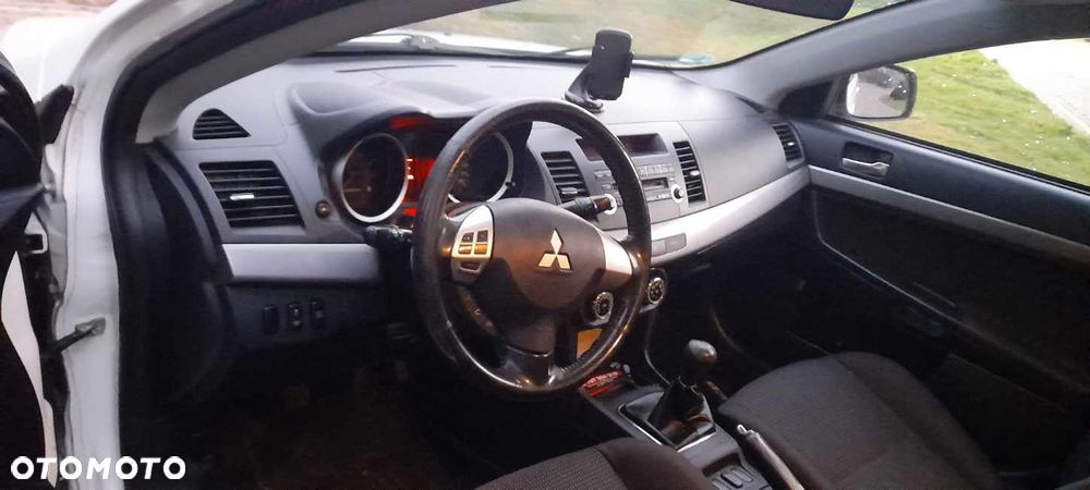 Mitsubishi Lancer 1.6 ClearTec Inform - 10