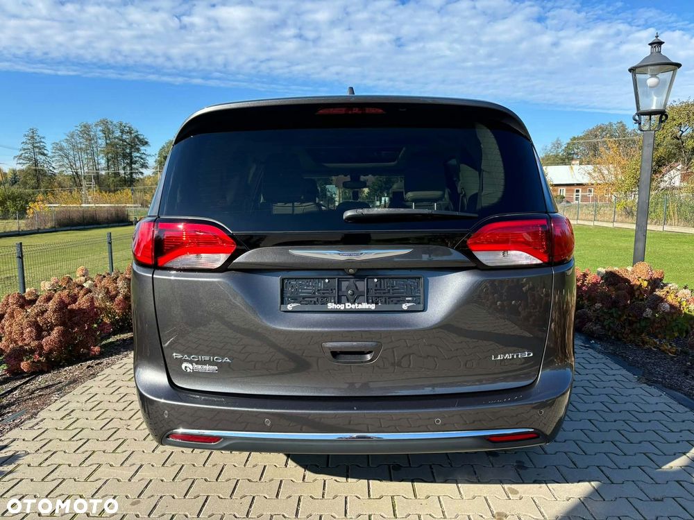 Chrysler Pacifica - 6