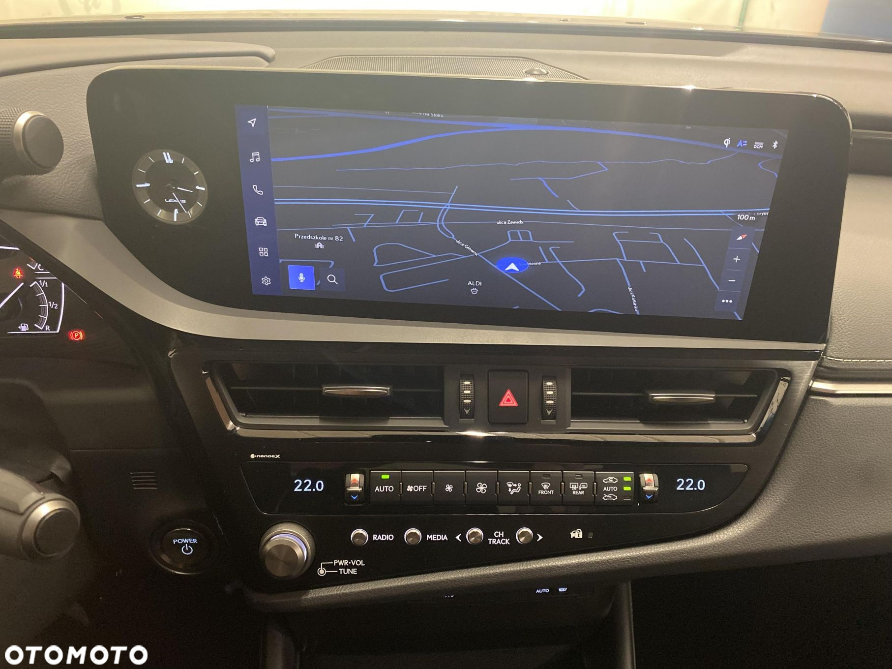 Lexus ES - 16