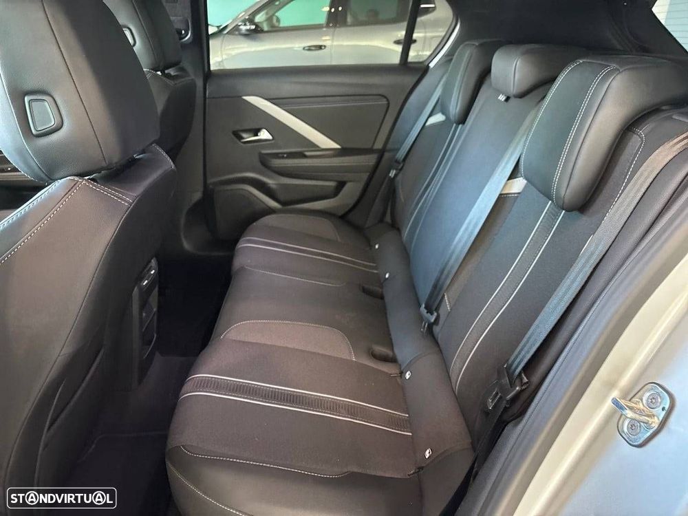 Opel Astra 1.2 T GS Aut. - 10