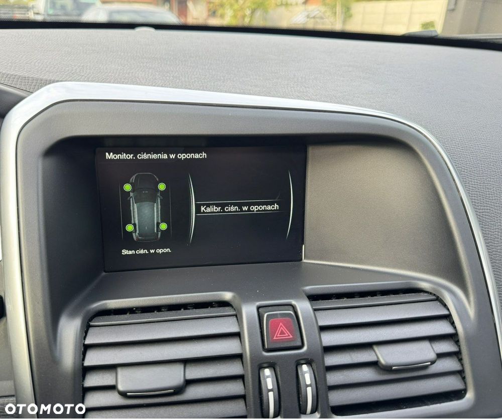 Volvo XC 60 D4 AWD Geartronic Momentum - 12