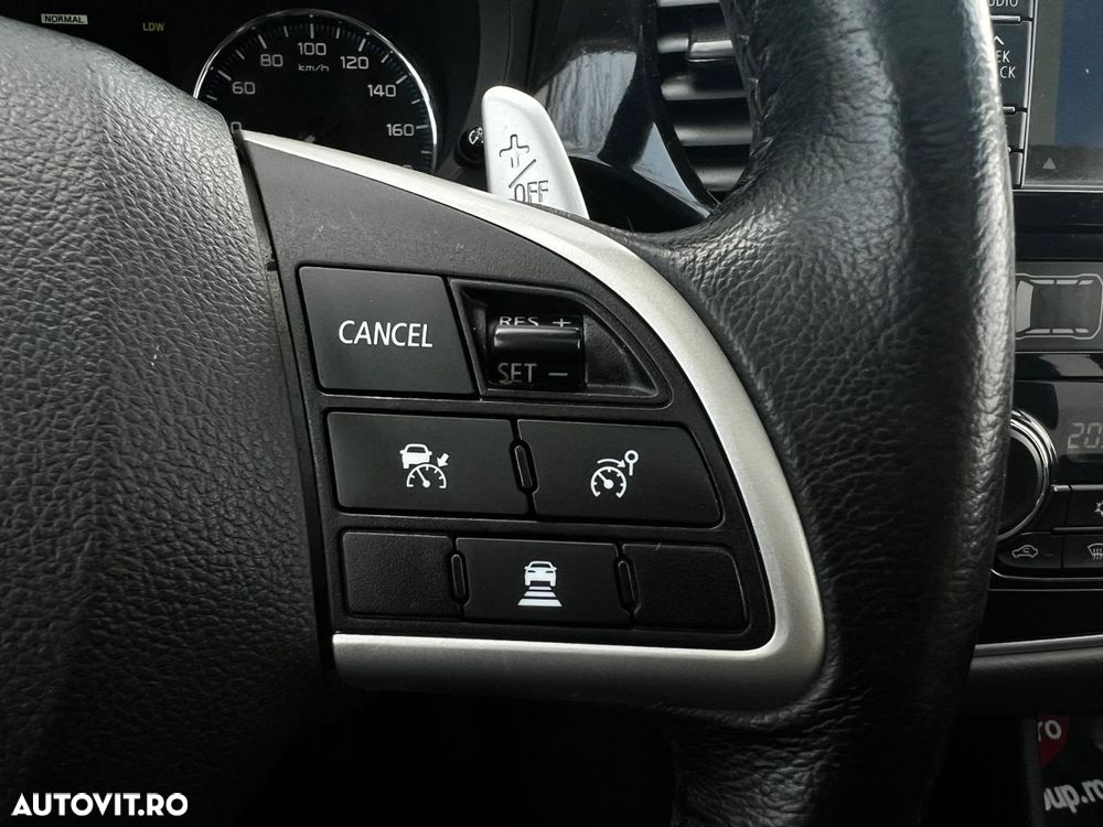 Mitsubishi Outlander - 23