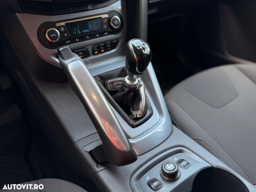 Ford Focus 1.6 EcoBoost Start-Stopp-System Titanium - 34