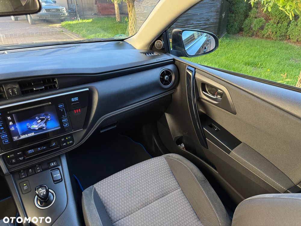 Toyota Auris - 12