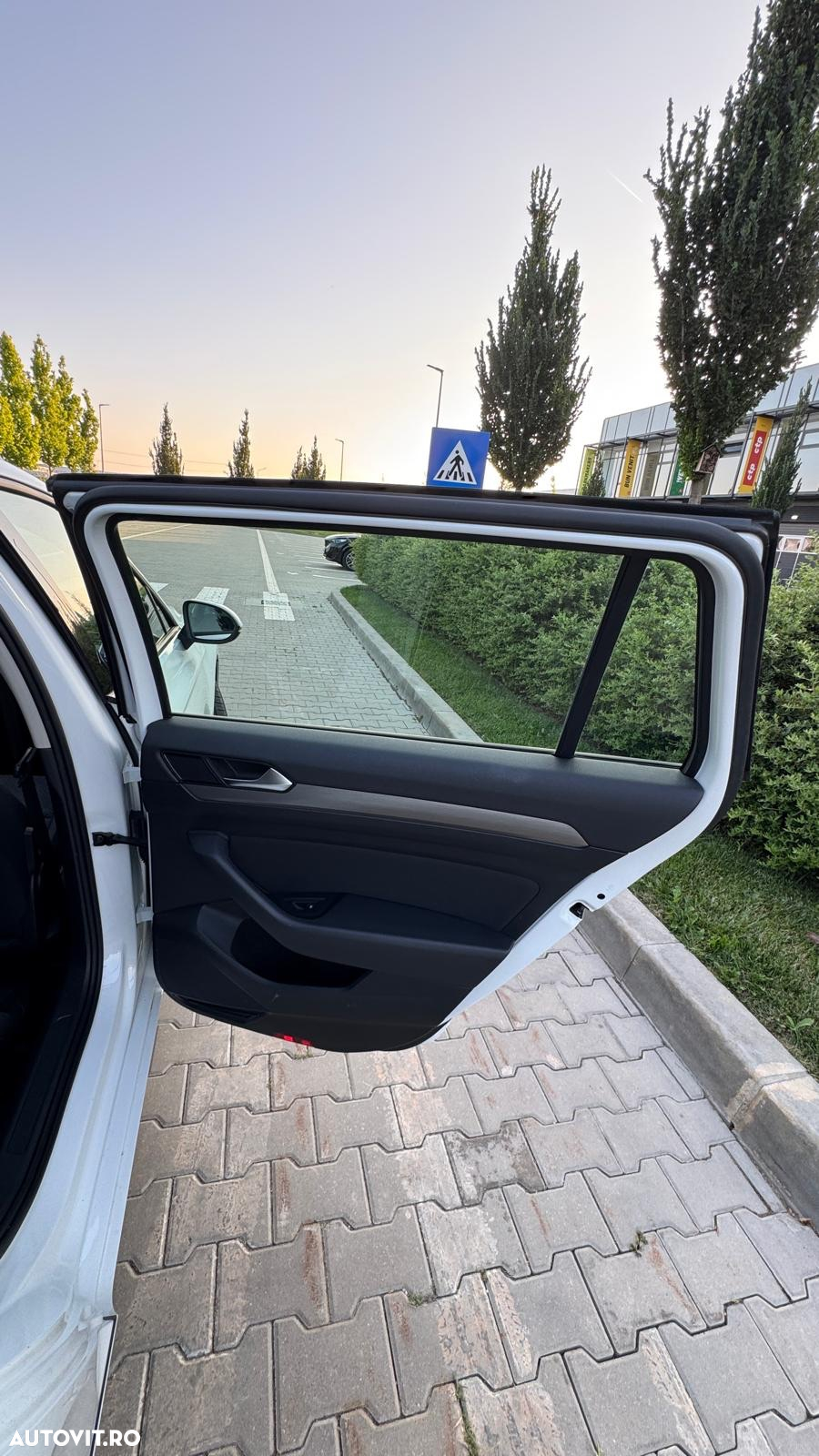 Volkswagen Passat 2.0 TDI DSG Advance - 10