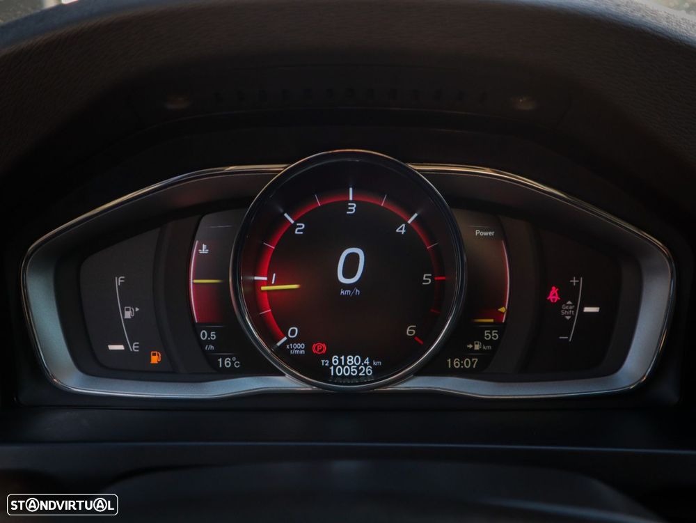 Volvo V60 2.0 D2 R-Design - 24