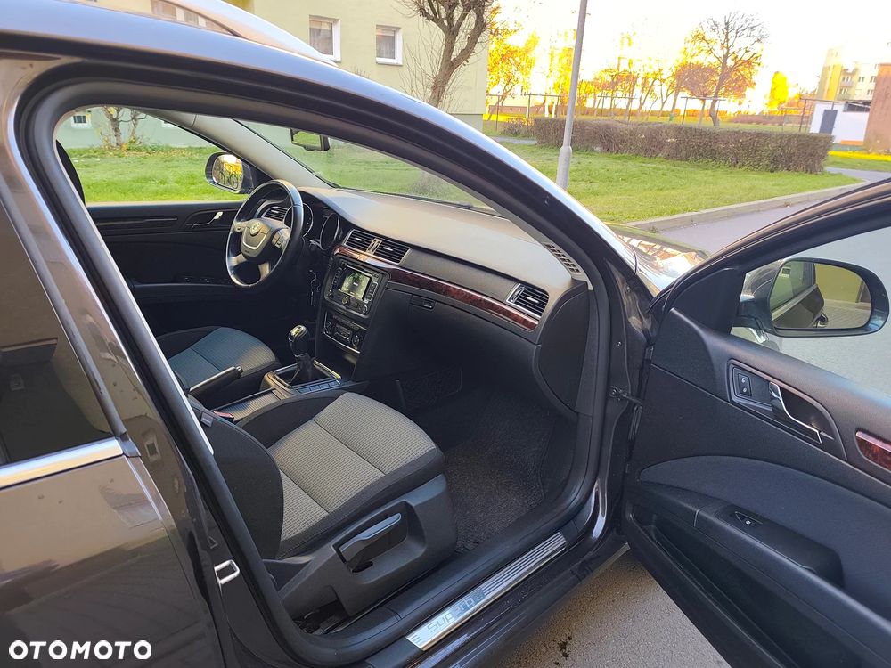 Skoda Superb 2.0 TDI DPF Exclusive - 18