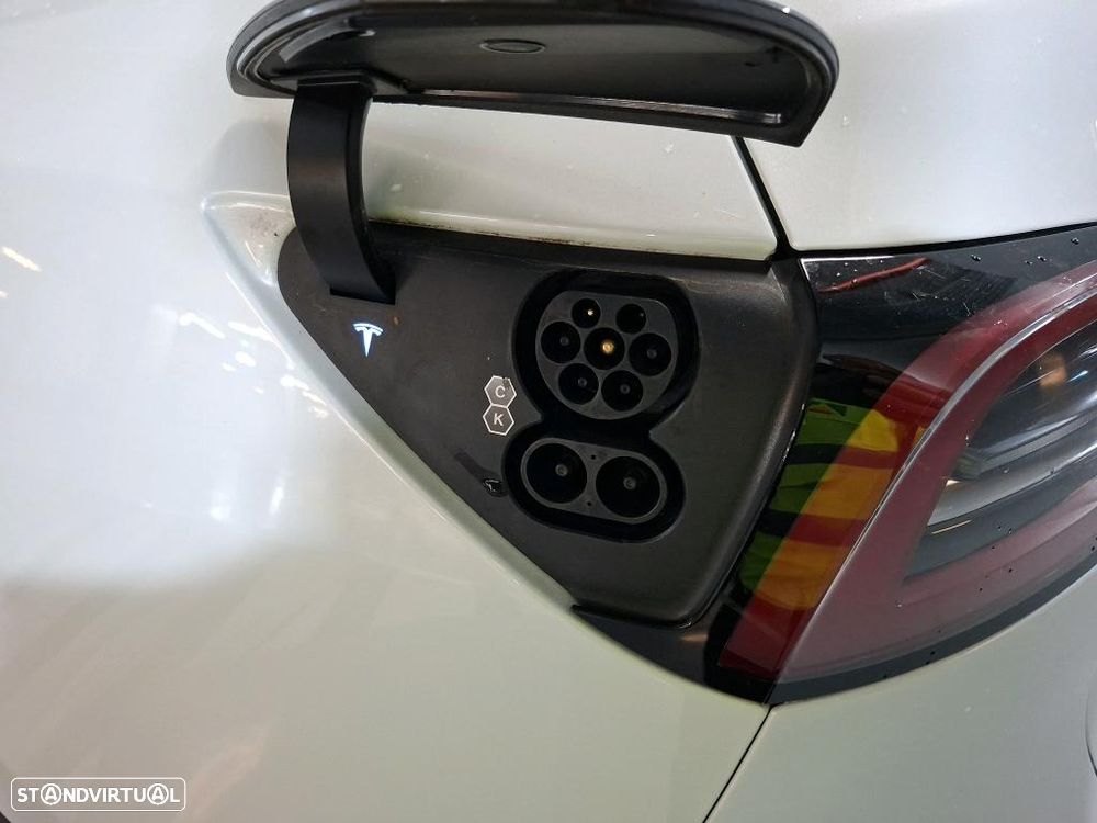 Tesla Model Y RWD - 10