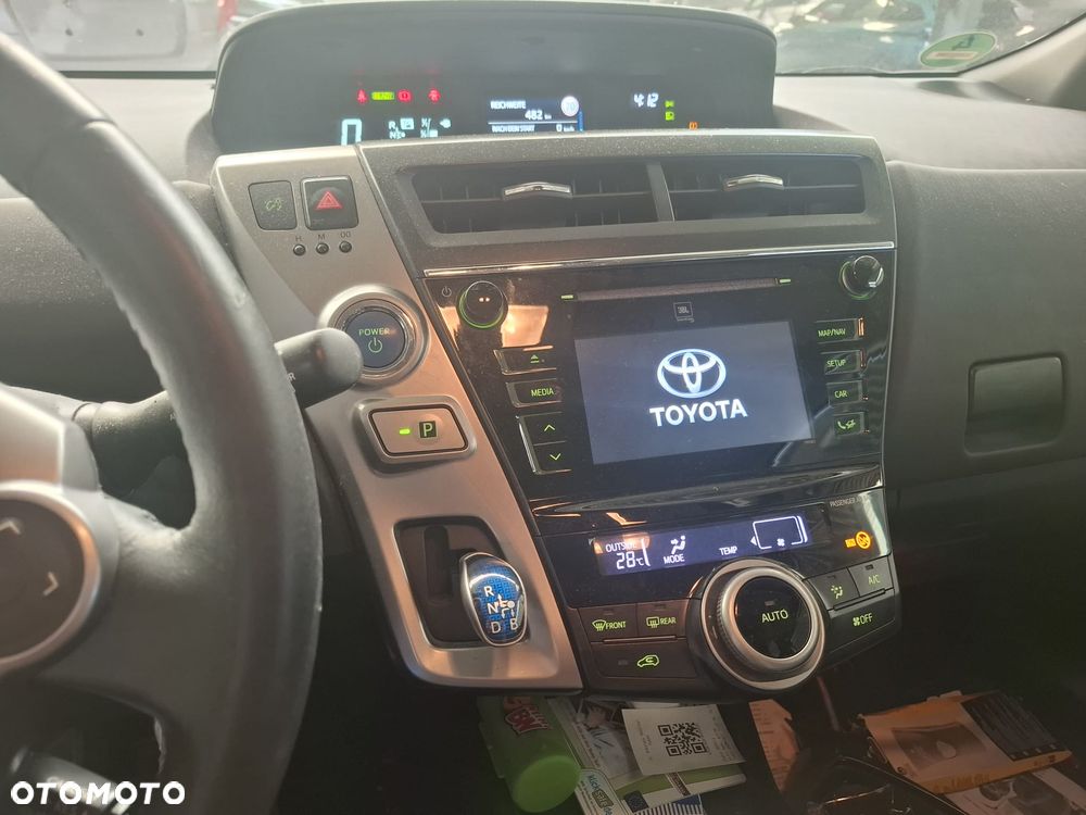 Toyota Prius+ (Hybrid) - 13