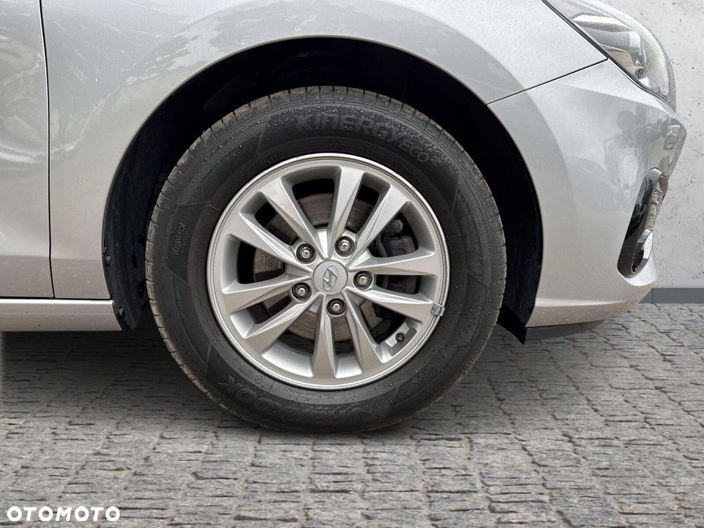 Hyundai i30 1.5 DPI Classic + - 18