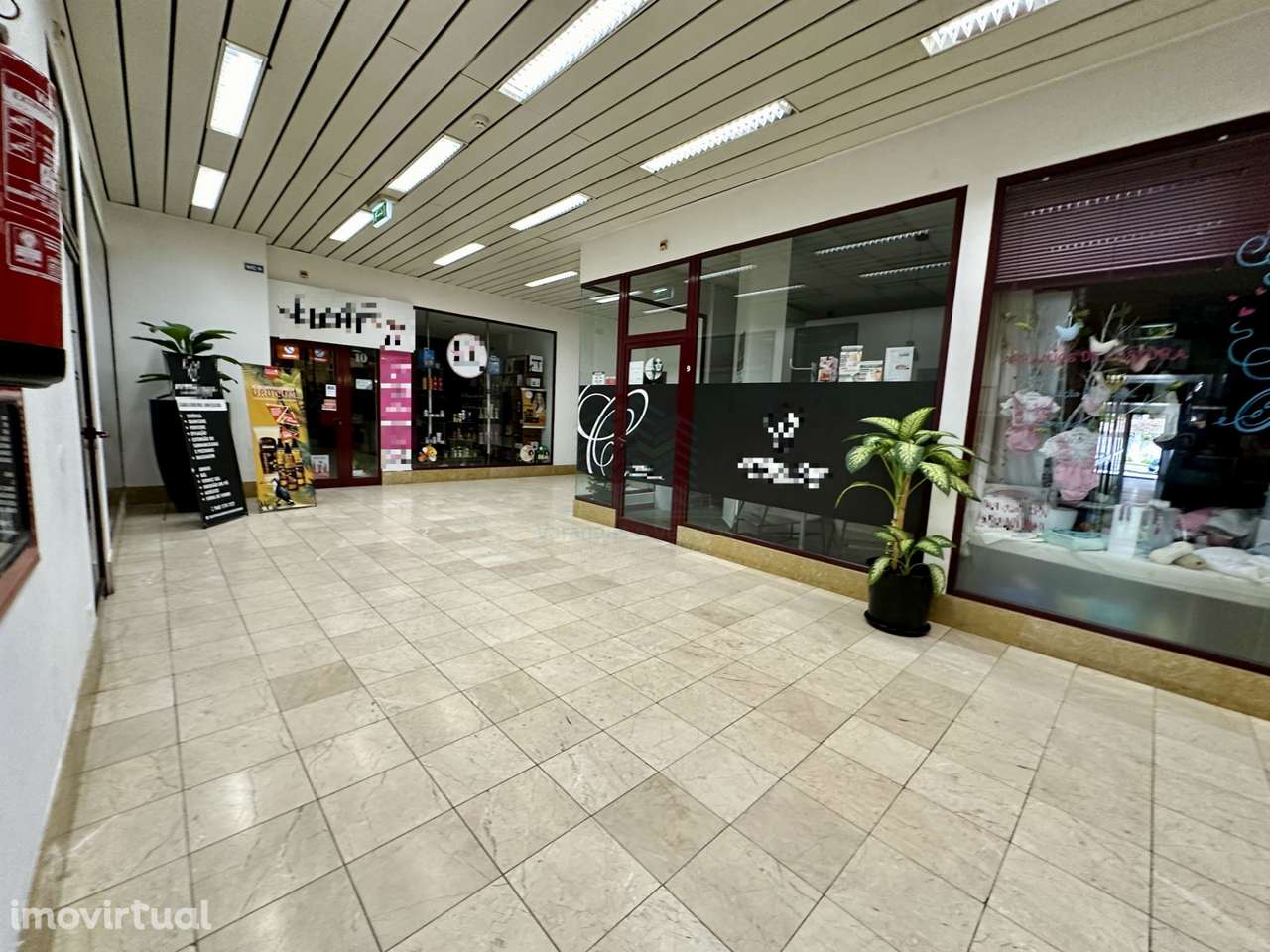 Loja em Abrantes destinada a comércio e serviços - Grande imagem: 2/5