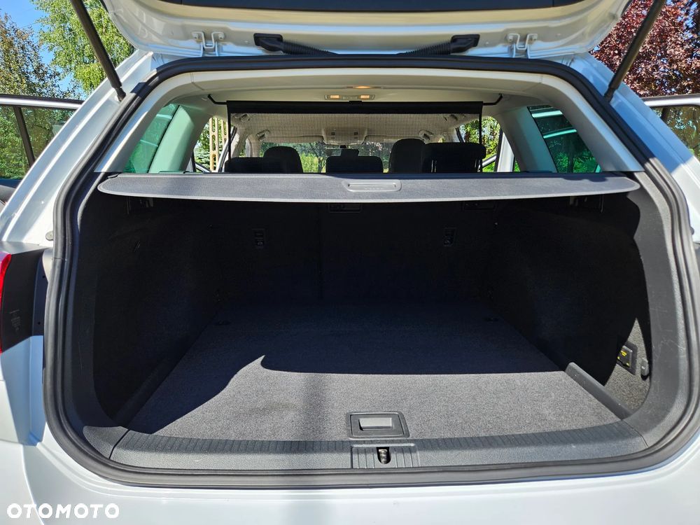 Volkswagen Golf - 24