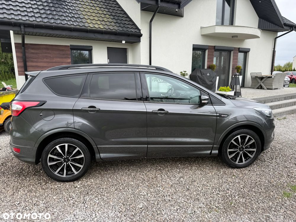 Ford Kuga 1.5 EcoBoost 2x4 ST-Line - 11