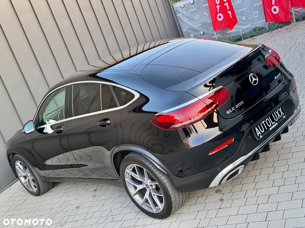 Mercedes-Benz GLC 200 4Matic 9G-TRONIC AMG Line Plus - 21
