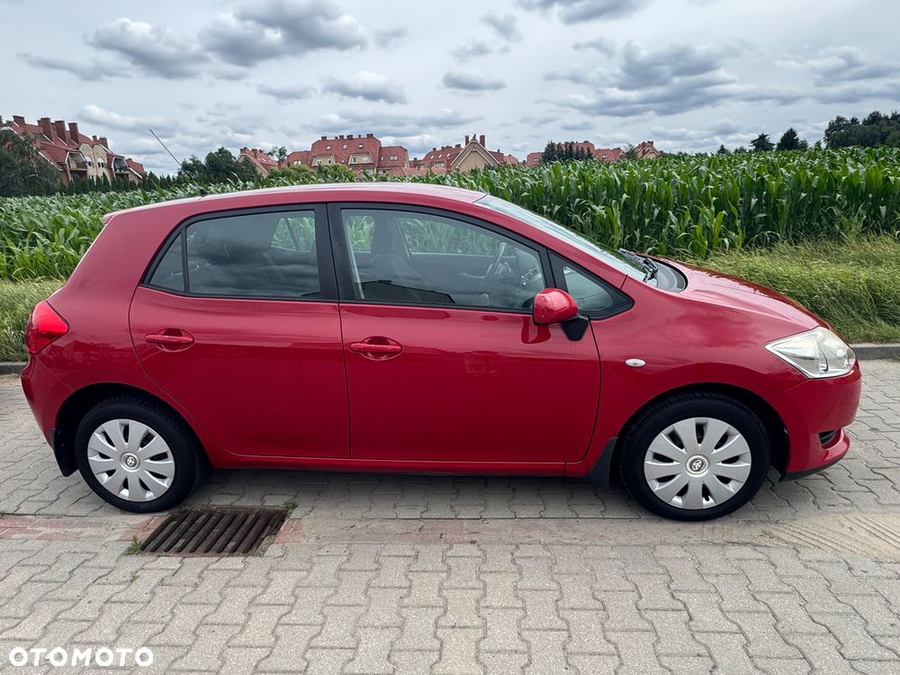 Toyota Auris - 1