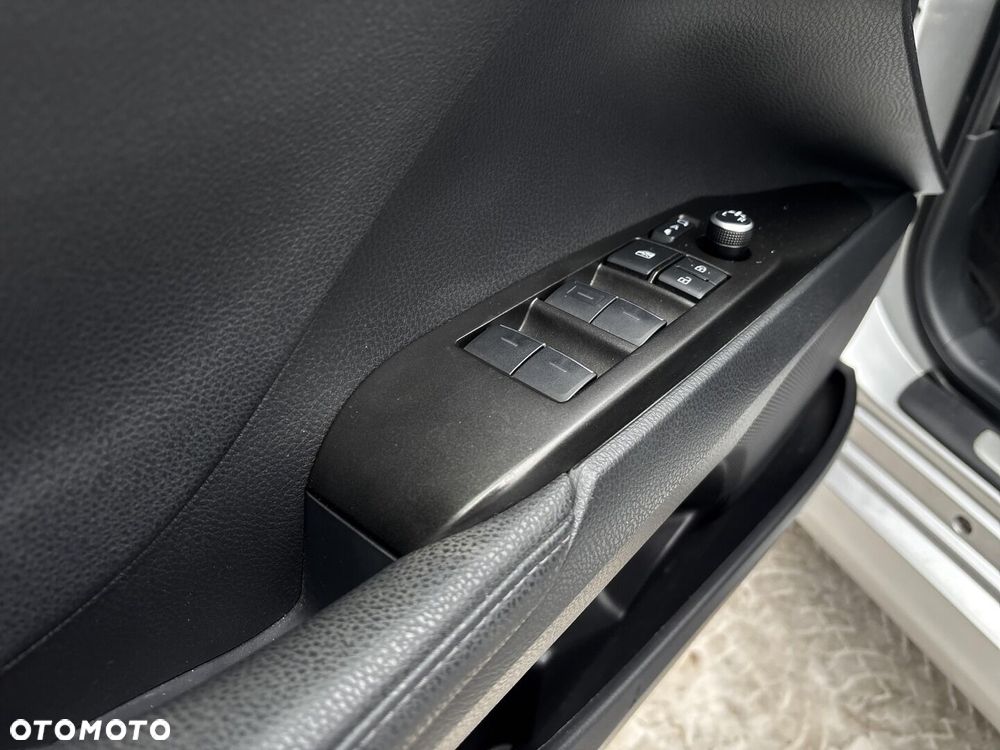 Toyota Camry 2.5 Hybrid Executive CVT - 21