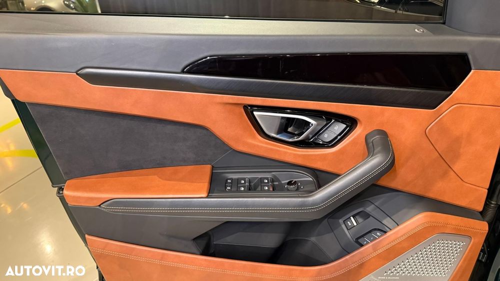 Lamborghini URUS - 17