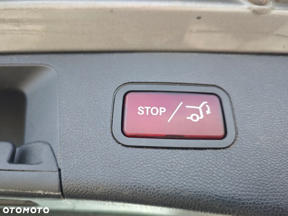 Mercedes-Benz Klasa E 220 CDI DPF BlueEFFICIENCY 7G-TRONIC Elegance - 12