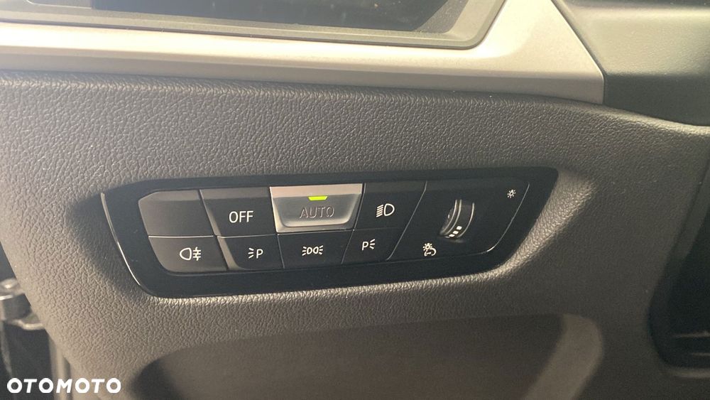 BMW Seria 3 318i - 24